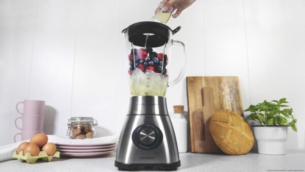 4100-Imagen-8 Imagen 8 Batidora de vaso Power Black Titanium 1800 de 1800 W con jarra termorresistente de 2,1 L y cuchillas de titanio negro para batidos y picar hielo perfectos.