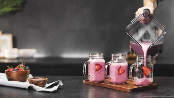 Imagen 8 Batidora de vaso Power Black Titanium 2000 Pro de 2000 W con 8 hojas de titanio negro y jarra de 2 L libre de BPA. Potencia y durabilidad para tus recetas.