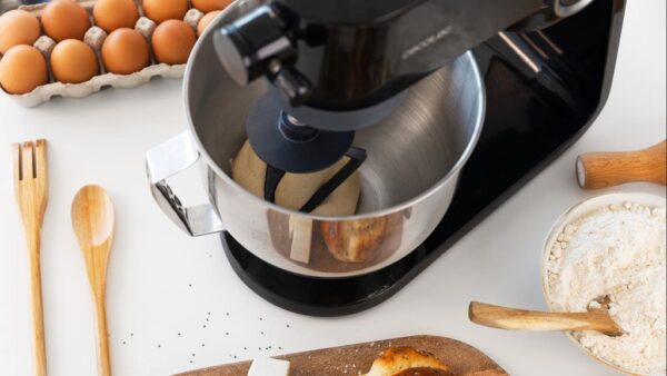 Imagen 6 Batidora amasadora Twist&Fusion 4000 Luxury Black con motor DC de 800 W, cuerpo de aluminio fundido y bol de 5,2 L. Ideal para repostería profesional en casa.