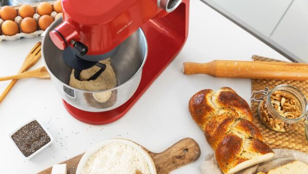 Imagen 6 Batidora amasadora Cecotec Twist&Fusion 4000 Luxury Red de 800 W con motor DC, cuerpo de aluminio fundido, 8 velocidades y bol de acero inoxidable de 5,2 litros.
