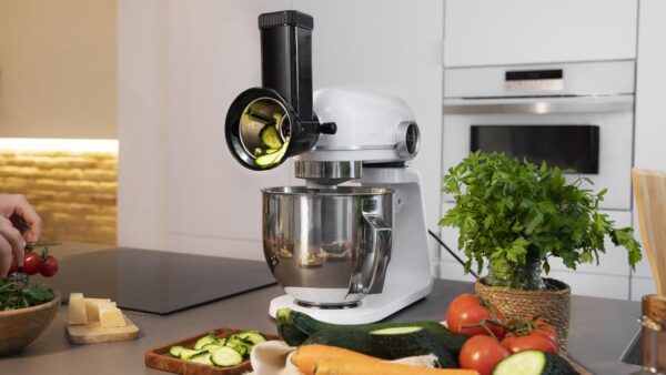 4176-Imagen-4 Imagen 4 Accesorio cortador para amasadoras Twist&Fusion. Incluye 3 tambores de acero inoxidable para rallar, cortar y rebanar frutas y verduras con total precisión.