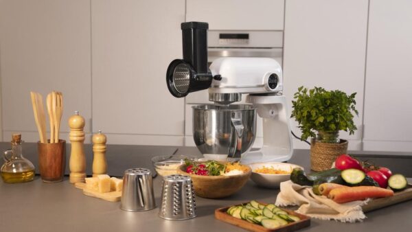 4176-Imagen-7 Imagen 7 Accesorio cortador para amasadoras Twist&Fusion. Incluye 3 tambores de acero inoxidable para rallar, cortar y rebanar frutas y verduras con total precisión.