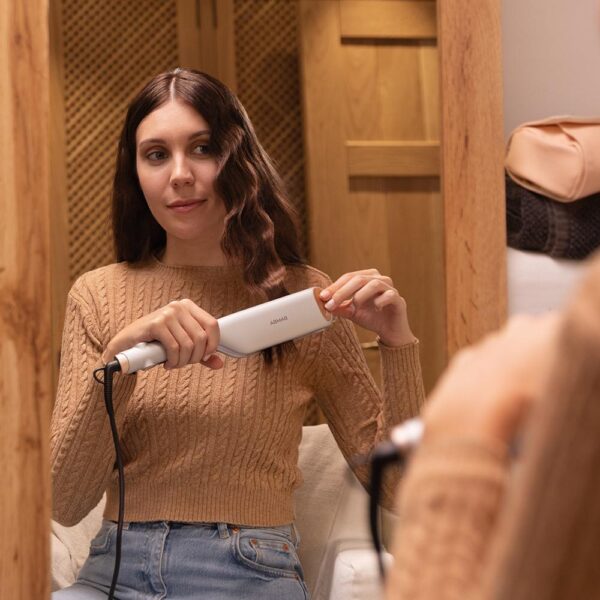 Imagen 4 Crea ondas surferas con Bamba RitualCare 2000 Summer Waves. Cerámica, turmalina y temperatura regulable con pantalla LCD para un cabello brillante y protegido.