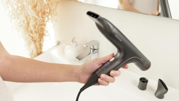 Imagen 4 Secador de pelo iónico Cecotec Bamba Ionicare 6000 RockStar Soft con motor digital de 1200W, función autolimpieza, silencioso y tecnología Extreme Protect.