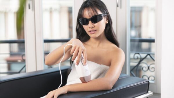 Imagen 4 Depiladora de luz pulsada Bamba SkinCare IPL Quartz con 120.000 disparos y lámpara de cuarzo. Incluye sensor de tono de piel en un diseño muy compacto.