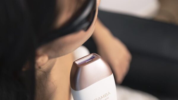 Imagen 5 Depiladora de luz pulsada Bamba SkinCare IPL Quartz con 120.000 disparos y lámpara de cuarzo. Incluye sensor de tono de piel en un diseño muy compacto.