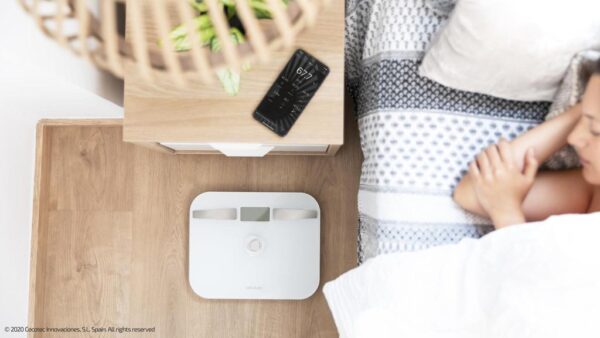 Imagen 5 Báscula de baño Cecotec EcoPower 10200 Smart Healthy White sin pilas. Conexión App, vidrio templado y sensores de alta precisión para un control exacto.