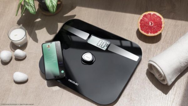 Imagen 7 Báscula de baño Cecotec Surface Precision EcoPower 10200 Smart Healthy Black sin pilas. Vidrio templado, alta precisión y conexión APP para control de peso.