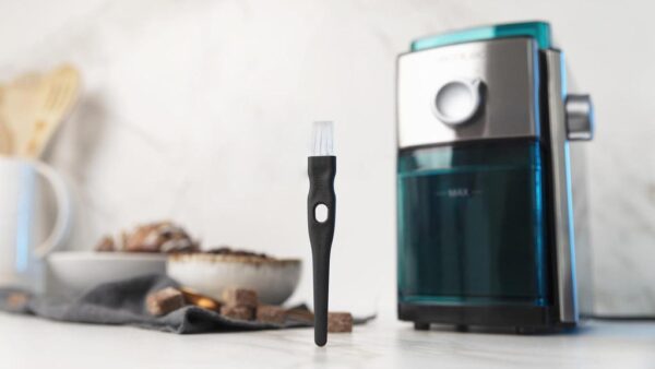 Imagen 7 Molinillo de café SteelMill 2000 Adjust con 150 W, muelas planas y 17 niveles de molienda. Depósito de 250 g y cuerpo de acero inoxidable de alta calidad.