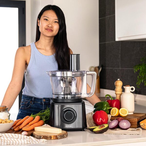 Imagen 4 Procesador de alimentos de 2000 W con cuerpo de acero inoxidable y bowl de 3,5 L. Incluye discos de corte, cuchillas para picar y amasar, y exprimidor.
