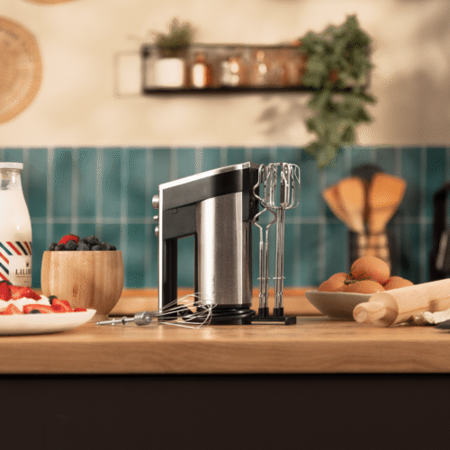 4385-Imagen-2 Imagen 2 Batidora de varillas PowerTwist 500 Full Steel con motor de 500 W, 5 velocidades, función Turbo y tres accesorios de acero para batir, mezclar y amasar masas.