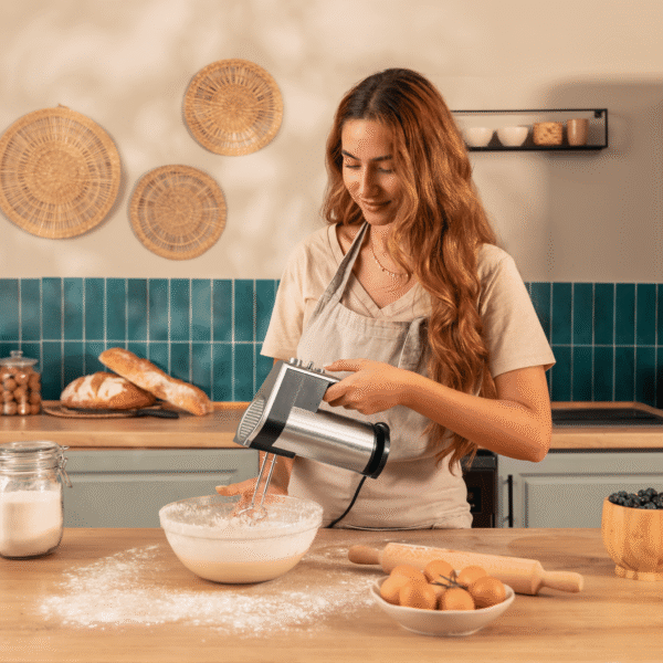 Imagen 8 Batidora de varillas PowerTwist 500 Full Steel con motor de 500 W, 5 velocidades, función Turbo y tres accesorios de acero para batir, mezclar y amasar masas.