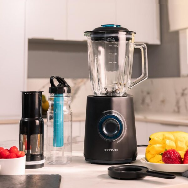 Imagen 6 Batidora de vaso Cecotec Power Black Titanium 2300MAX Mix Go con 2300W, 6 cuchillas de titanio negro, función pica hielo, modo Turbo y vaso sport portátil.