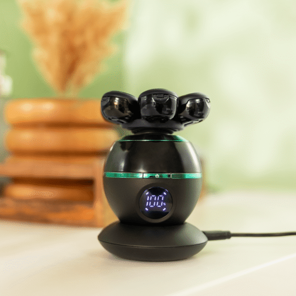 Imagen 7 Afeitadora de cabeza Cecotec Bamba PrecisionCare Skull Shaver con 7 cuchillas flotantes, pantalla digital y base de carga para un afeitado apurado.