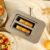 Imagen 7 Tostador de acero con pantalla táctil, 950 W y doble ranura corta. Incluye soporte para panecillos, bandeja recogemigas y 7 niveles de potencia ajustables.