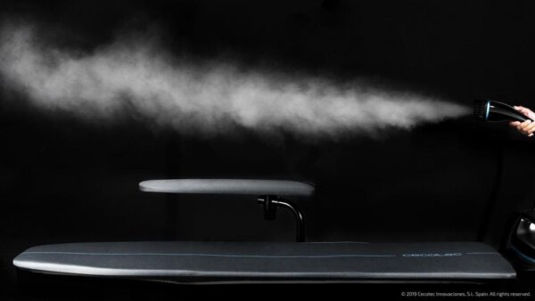 Imagen 7 Centro de planchado inteligente de 2200 W con 5 bares de presión, 5 programas para tejidos y funciones de succión e inflado para un acabado profesional.