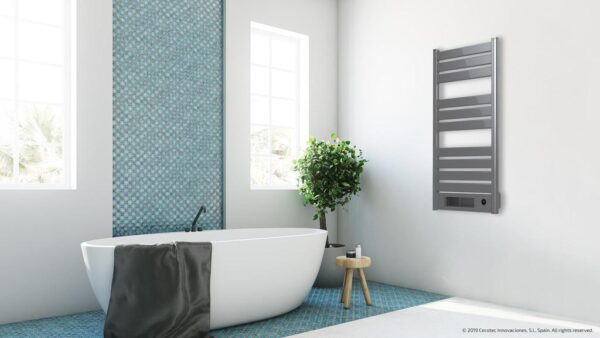 Imagen 4 Radiador toallero eléctrico Cecotec Ready Warm 9780 Ceramic Towel de 2000 W. Incluye calefactor cerámico, pantalla LED, mando a distancia y protección IPX4.