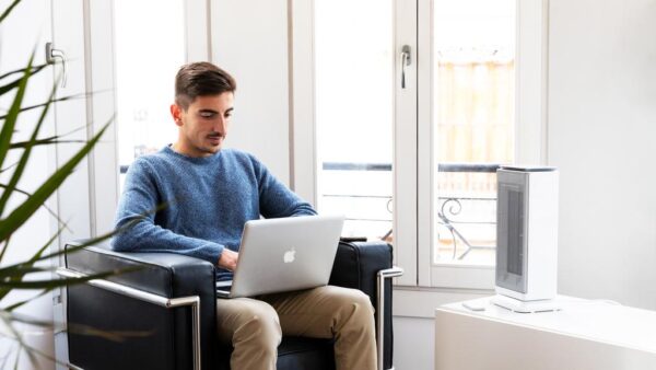 Imagen 7 Calefactor cerámico de 2000 W con pantalla LED, control remoto y oscilación. Dispone de 3 modos, temporizador 24h y triple sistema de seguridad para el hogar.