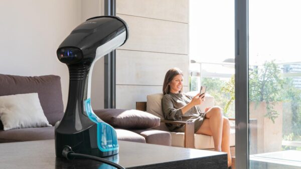 Imagen 5 Plancha vertical Fast&Furious 4020 Force de 1400 W. Vapor continuo de 25 g/min, calentamiento en 30 segundos, panel táctil y sistema de autoapagado.