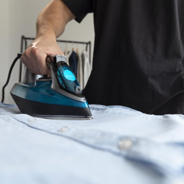 Imagen 5 Plancha de vapor Fast&Furious 5060 Ultra de 3200 W con golpe de vapor de 270 g/min y vapor continuo de 70 g/min. Potencia y precisión para un planchado profesional.