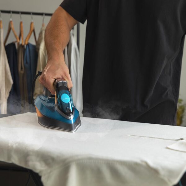 Imagen 8 Plancha de vapor Fast&Furious 5060 Ultra de 3200 W con golpe de vapor de 270 g/min y vapor continuo de 70 g/min. Potencia y precisión para un planchado profesional.