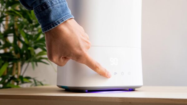 5612-Imagen-4 Imagen 4 Humidificador BreezeCare 3500 Warm con 5,5L de capacidad, 400 ml/h de vaporización y filtro cerámico. Cubre hasta 35 m² con una autonomía de hasta 22 horas.