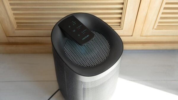 5615-Imagen-5 Imagen 5 Deshumidificador silencioso BigDry 3000 PureLight Black de Cecotec con extracción de 750 ml/día, depósito de 1 litro y triple proceso de filtración de aire.