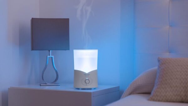 Imagen 4 Humidificador BreezeCare 2000 Light de Cecotec con 25 W, 200 ml/h, depósito de 1,2 L y luz LED. Cobertura de 30 m2 para mejorar la calidad del aire del hogar.