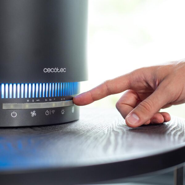 Imagen 8 Purificador de aire Cecotec con 130 CADR, 4 etapas de filtrado y control Wi-Fi. Elimina partículas nocivas en estancias de hasta 40 m³ con eficiencia y bajo consumo.