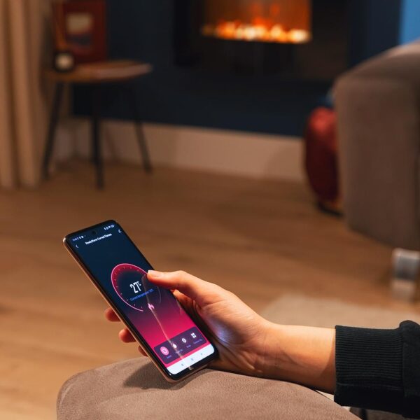 Imagen 5 Chimenea eléctrica curva de 22" con 2000 W, WiFi y mando a distancia. Calienta estancias de 20 m2 con diseño elegante, temporizador y llamas realistas.