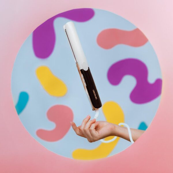 Imagen 7 Plancha de pelo RitualCare Twerk con vibración, revestimiento de queratina y temperatura hasta 230ºC. Consigue un alisado profesional en una sola pasada.