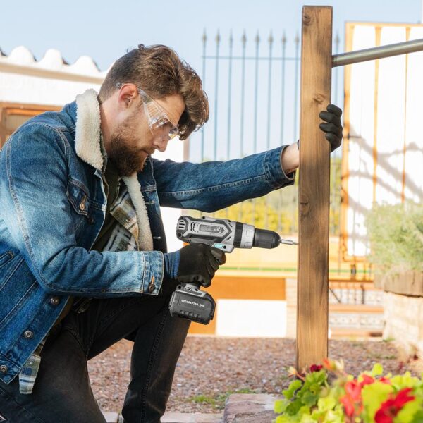 Imagen 4 Taladro percutor CecoRaptor 24V con batería de 2000 mAh, 15500 rpm y 22.500 bpm. Herramienta versátil para perforar, atornillar y percutir con máxima precisión.