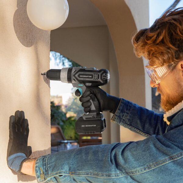 Imagen 6 Taladro percutor CecoRaptor 24V con batería de 2000 mAh, 15500 rpm y 22.500 bpm. Herramienta versátil para perforar, atornillar y percutir con máxima precisión.
