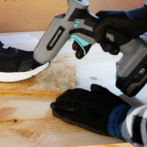 Imagen 5 Pistola de encolar sin cables CecoRaptor Perfect Fix 2020 Advance con batería de 20V, temperatura de 180ºC y autonomía de 30 min para proyectos de bricolaje.