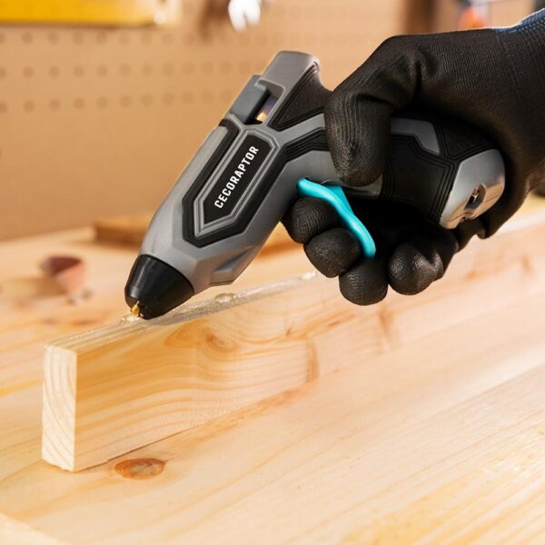 Imagen 5 Pistola de encolar sin cables CecoRaptor Perfect Fix 360 X-Treme con batería de 3,7 V, calentamiento rápido en 90 segundos y autonomía de hasta 30 minutos.