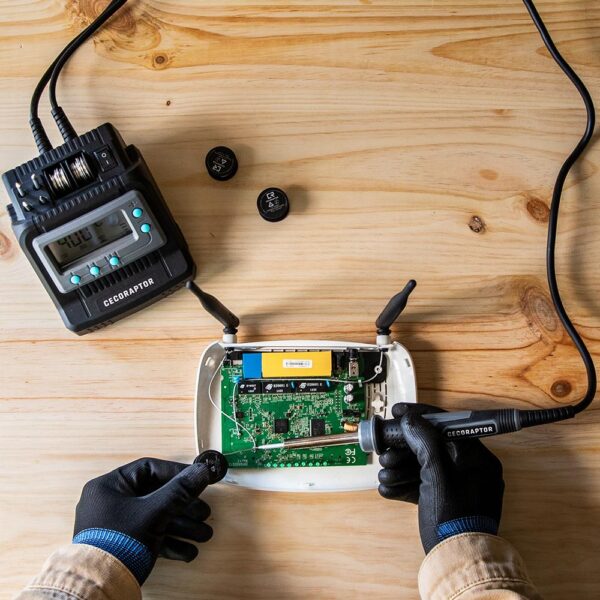 Imagen 3 CecoRaptor Perfect SolderStation 600 Advance de 60 W con temperatura ajustable entre 200-400 ºC. Estación de soldadura precisa para electrónica y bricolaje.