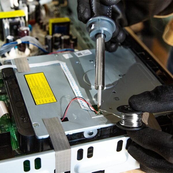 Imagen 7 CecoRaptor Perfect SolderStation 600 Advance de 60 W con temperatura ajustable entre 200-400 ºC. Estación de soldadura precisa para electrónica y bricolaje.