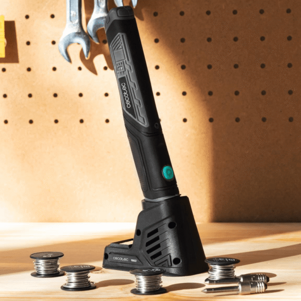 70022-Imagen-4 Imagen 4 Soldador inalámbrico CecoRaptor Perfect Solder 360 Advance de 4 V y 8 W. Alcanza 450 ºC en solo 20 segundos. Ideal para electrónica y reparaciones precisas.