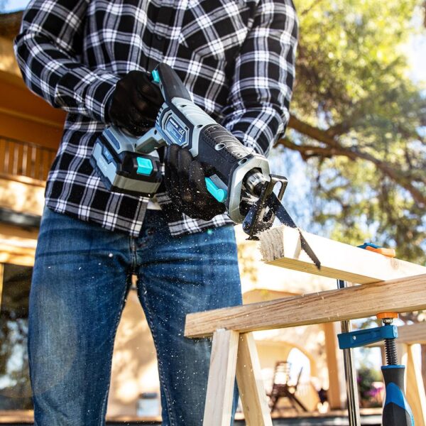 Imagen 5 Sierra de sable inalámbrica CecoRaptor Perfect Quick&Cut 2020 Advance. Batería 20V, 3000 spm y capacidad de corte de 100 mm en madera para proyectos exigentes.