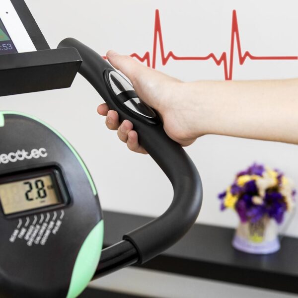 Imagen 6 Mejora tu forma física con la X-Bike Pro de Cecotec. Bicicleta estática plegable con volante de 2,5 kg, sistema Silence Fit, pulsómetro y pantalla LCD.