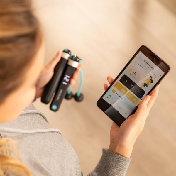 7196-Imagen-4 Imagen 4 Cuerda de saltar inteligente DrumFit SmartComba 3000 Connected de Cecotec. Diseño compacto, cuerda intercambiable, contador preciso y conectividad con App.