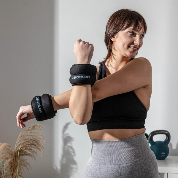 Imagen 4 Pesa rusa DrumFit KettleBell 8000 Neo de 8 kg. Fabricada en hierro fundido con revestimiento de neopreno. Agarre ergonómico, diseño estético y fácil limpieza.