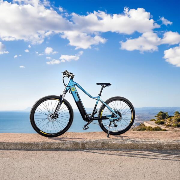 Imagen 5 Bicicleta eléctrica de montaña Avanti de 29 pulgadas con 120 km de autonomía, cambio Shimano Cues de 10 velocidades y frenos de disco hidráulicos Tektro.
