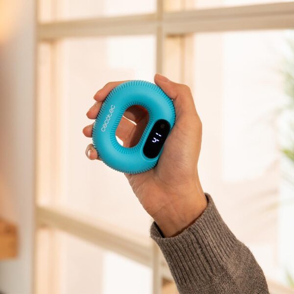 Imagen 5 Fortalecedor de antebrazo Drumfit HandFit Smart de Cecotec con pantalla LED, contador inteligente, carga USB-C, diseño antideslizante y funda de viaje.