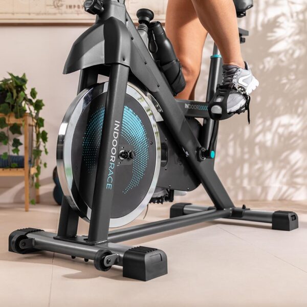 Imagen 8 Bicicleta de spinning Cecotec Drumfit Indoor 20000 Race con volante de inercia de 20 kg, resistencia por fricción, pulsómetro y pantalla LCD para tu hogar.
