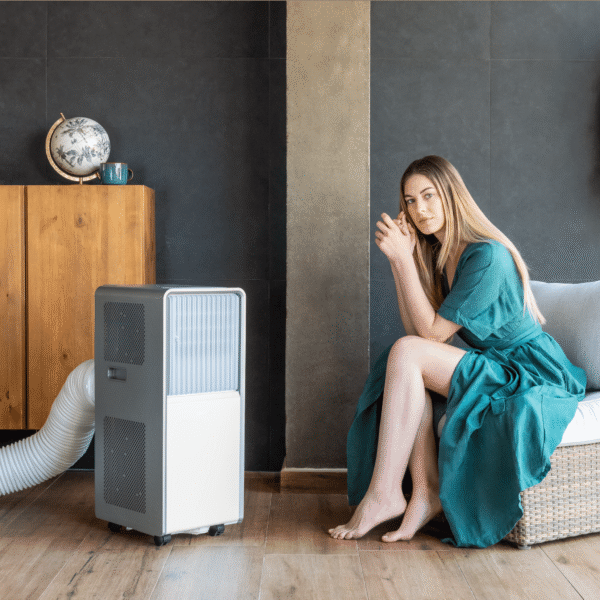 8167-Imagen-5 Imagen 5 Aire acondicionado portátil de 12000 BTU con bomba de calor y sistema 4 en 1. Climatiza estancias de hasta 30 m² con eficiencia energética A y diseño elegante.