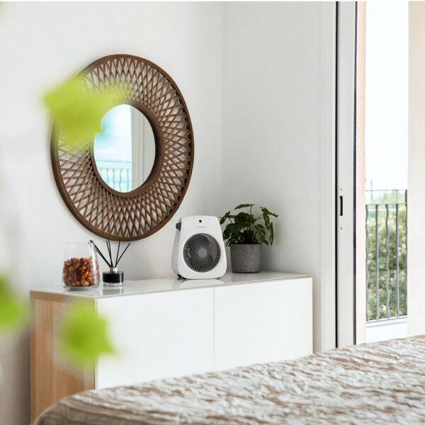 Imagen 4 Termoventilador potente de 2000 W con termostato regulable, 2 niveles de potencia y 3 modos de funcionamiento. Incluye sistema de seguridad contra sobrecalentamiento.