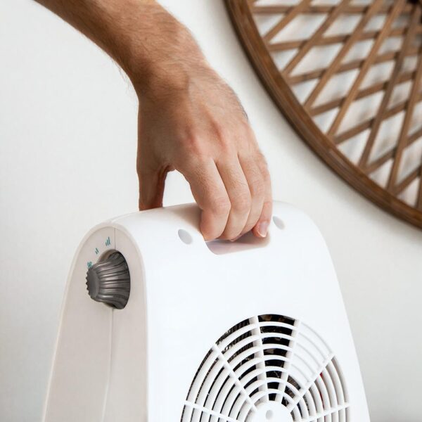 Imagen 6 Termoventilador potente de 2000 W con termostato regulable, 2 niveles de potencia y 3 modos de funcionamiento. Incluye sistema de seguridad contra sobrecalentamiento.