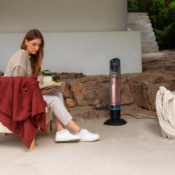 8265-Imagen-4 Imagen 4 Calefactor de exterior de torre con tecnología halógena y oscilación. Disfruta de calor inmediato, protección IP55 y control remoto para tu terraza o jardín.