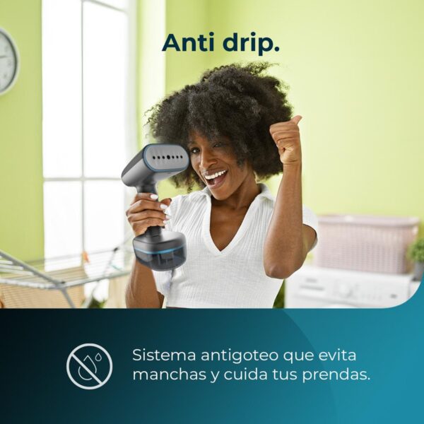 Imagen 8 Plancha vertical IronHero 1800 Force de Cecotec con 1800 W y suela cerámica. Elimina arrugas de forma rápida y eficiente con su potente vapor continuo.